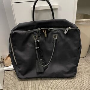 Jil Sander Travel Brief